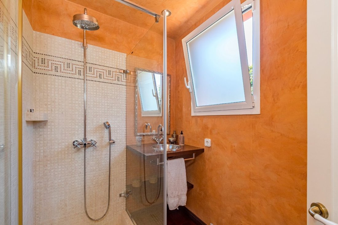 Villa in Punta Prima, Sant Lluis, Balearic Islands 2 - 12556921