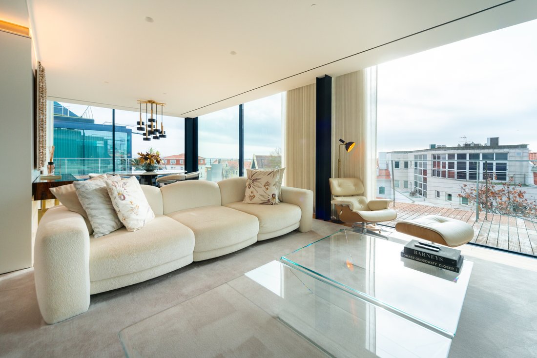 Picture of Penthouses for sale in Praca Afranio Peixoto 4 RC Esquerdo, 1000-009 ...