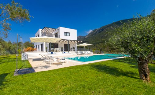 Villa in Meliteieis, Peloponnese, Western Greece and the Ionian, Greece 1