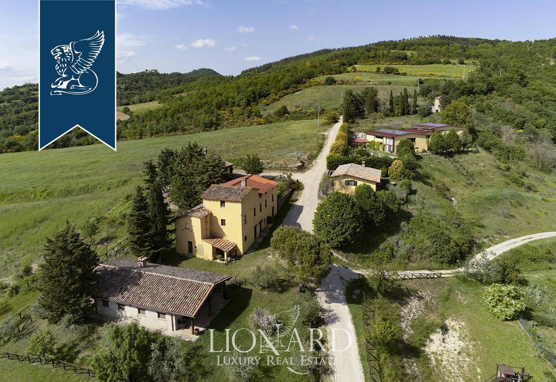 Villa in Monte Santa Maria Tiberina, Umbria, Italy 4 - 10918324