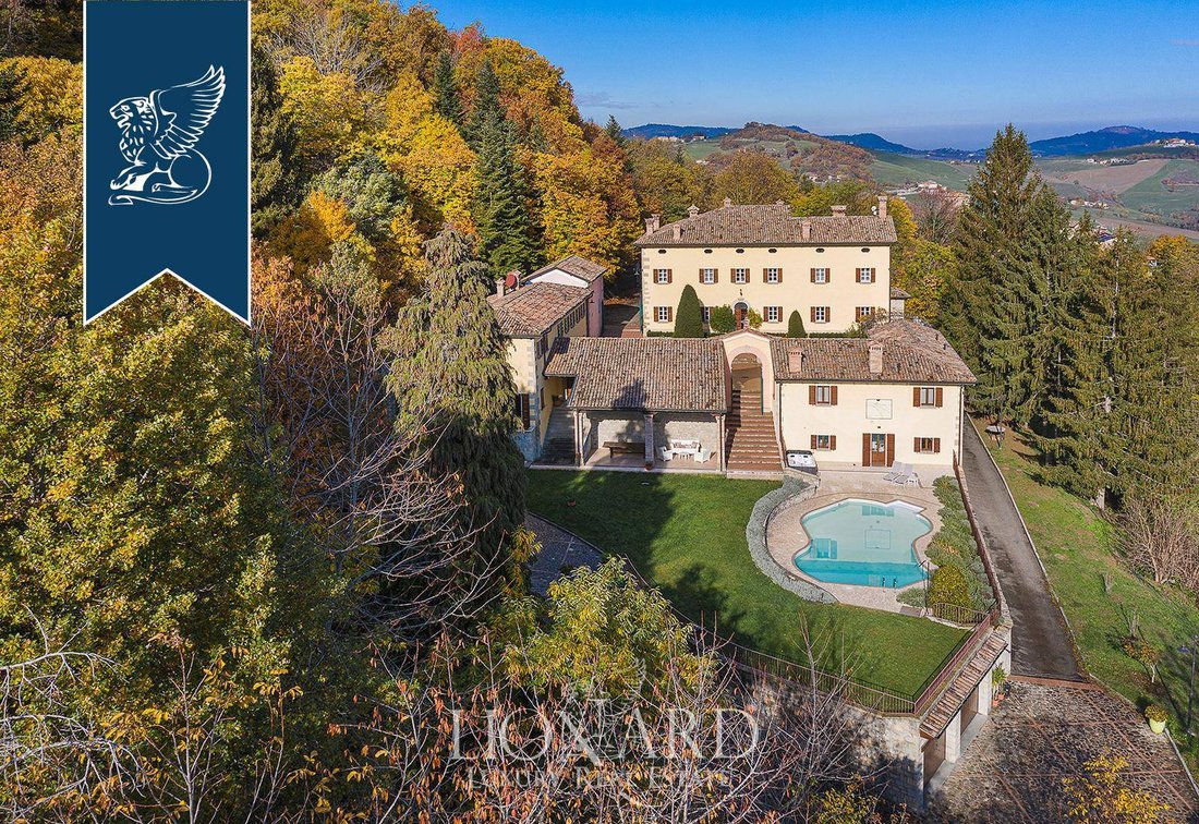 Villa in Pavullo Nel Frignano, Emilia-Romagna, Italy 1 - 11771271