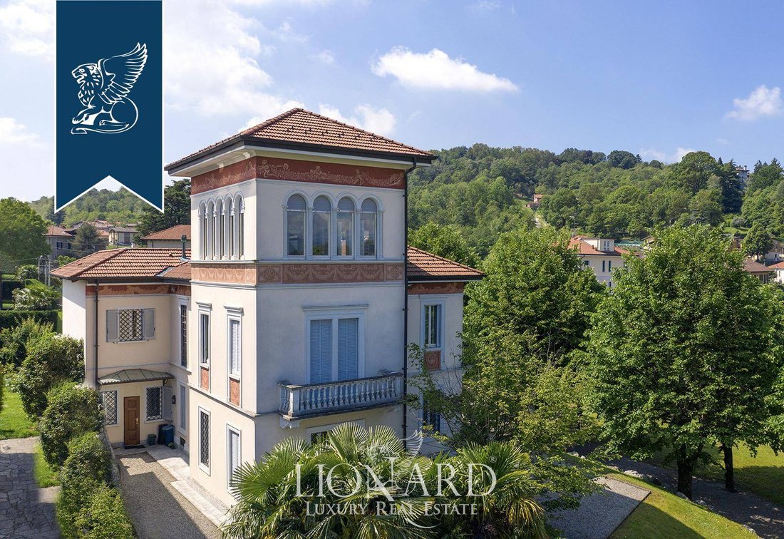 Villa in Buguggiate, Lombardy, Italy 1 - 10919392