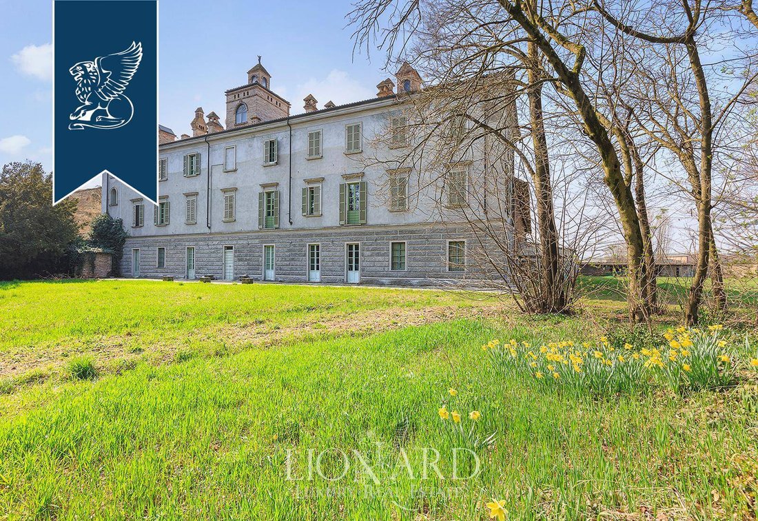 Villa in Rondo Carducci, Voghera, Lombardy 1 - 12672980
