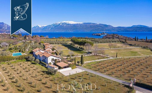 Villa in San Felice del Benaco, Lombardei, Italien 1