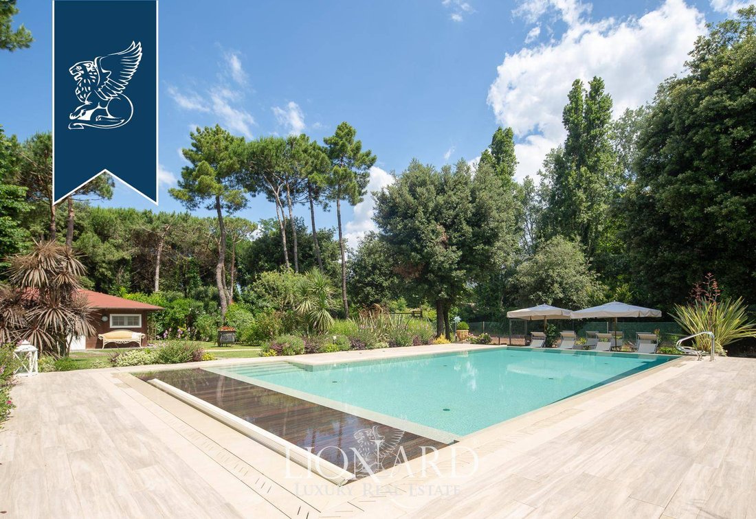 Villa in Ronchi, Massa, Italy 3 - 10918220