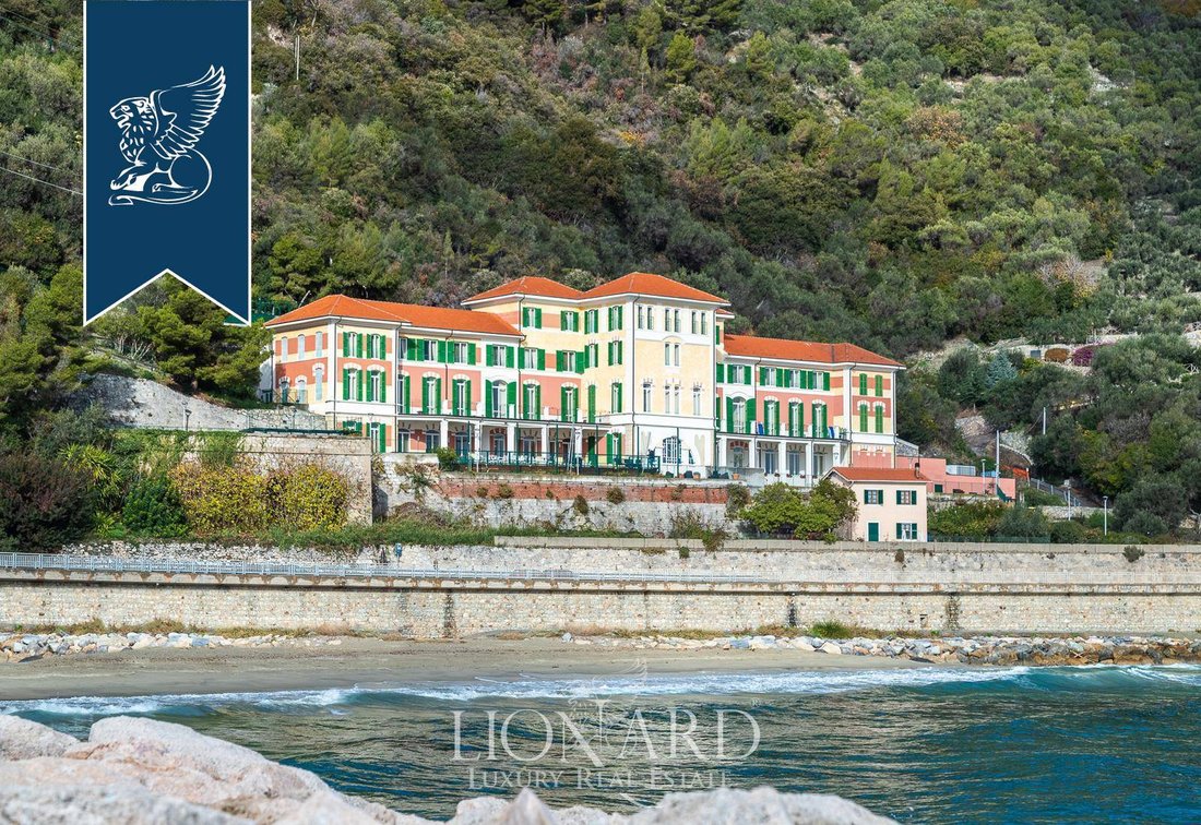 Villa in Finale Marina, Finale Ligure, Liguria 1 - 12522024