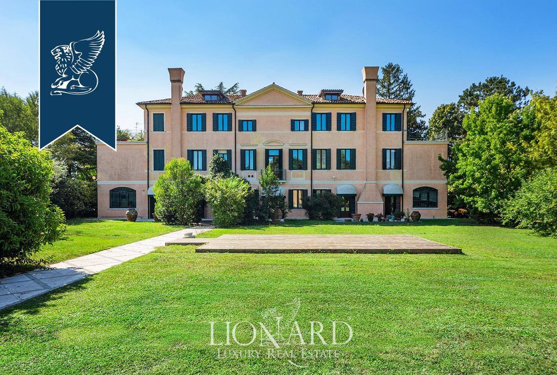 Villa in Treviso, Veneto, Italy 1 - 11240737