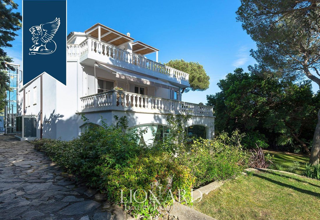 Villa in Livorno, Tuscany, Italy 2 - 10918602