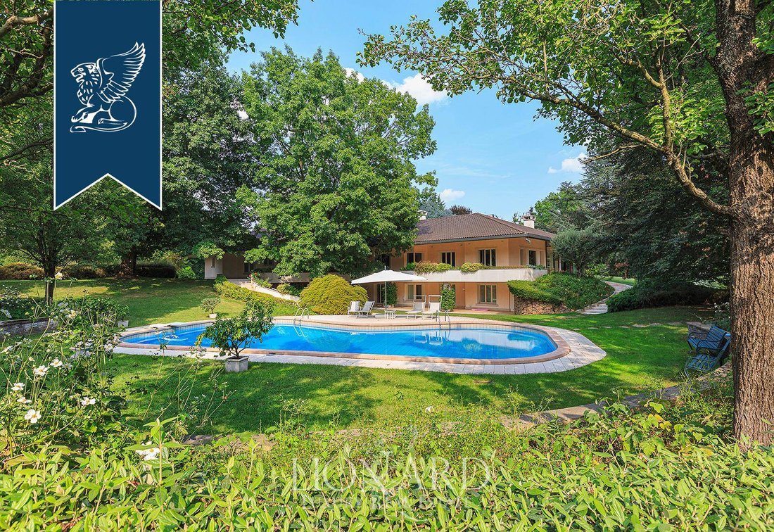 Villa in Casatenovo, Lombardy, Italy 2 - 12364069