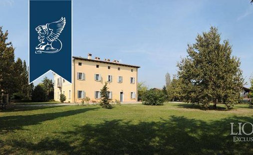 Villa in Castelfranco Emilia, Emilia-Romagna, Italy 1