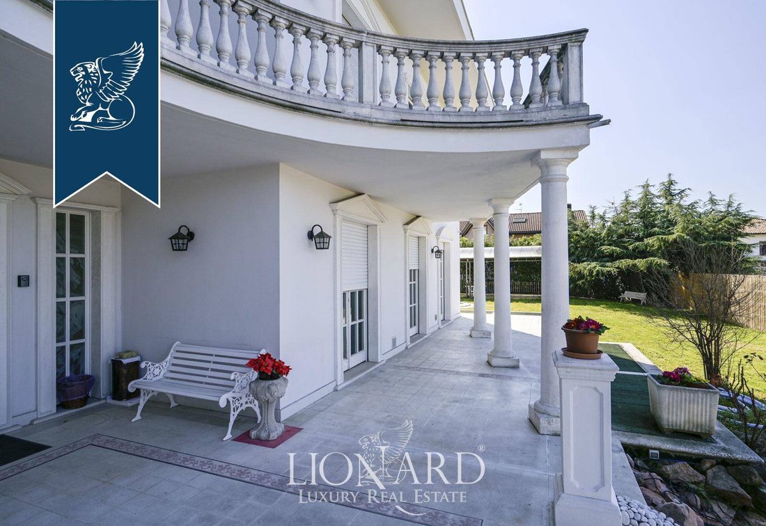 Villa in Lainate, Lombardy, Italy 5 - 10955896