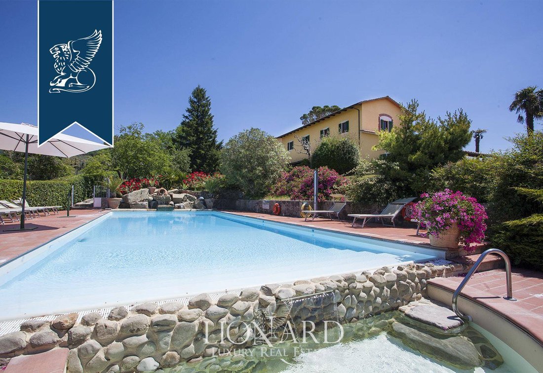 Villa in Lamporecchio, Tuscany, Italy 2 - 10918518