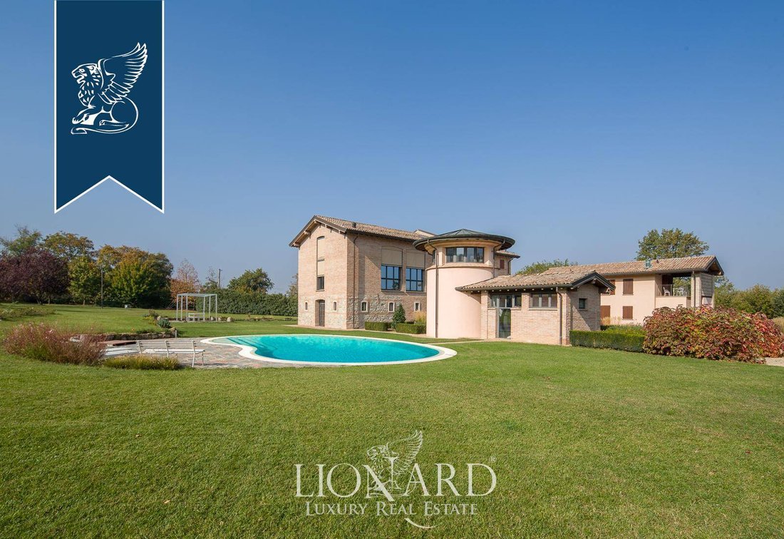 Villa in Quattro Castella, Emilia-Romagna, Italy 1 - 11252328