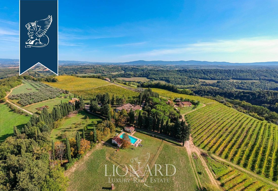 Villa in San Gimignano, Tuscany, Italy 2 - 12739844