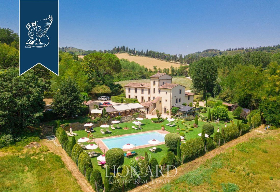 Villa in Colle di Val d'Elsa, Tuscany, Italy 1 - 12260096
