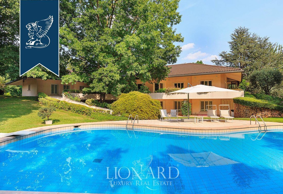 Villa in Casatenovo, Lombardy, Italy 1 - 12364069