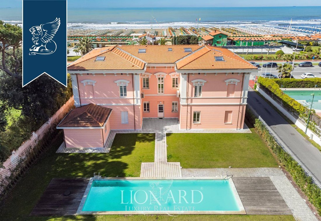 Villa in Center, Forte dei Marmi, Tuscany 2 - 12970347