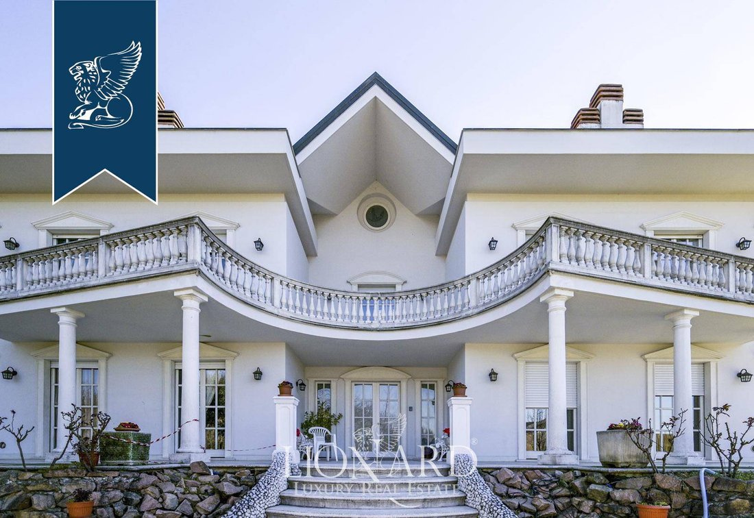 Villa in Lainate, Lombardy, Italy 4 - 10955896