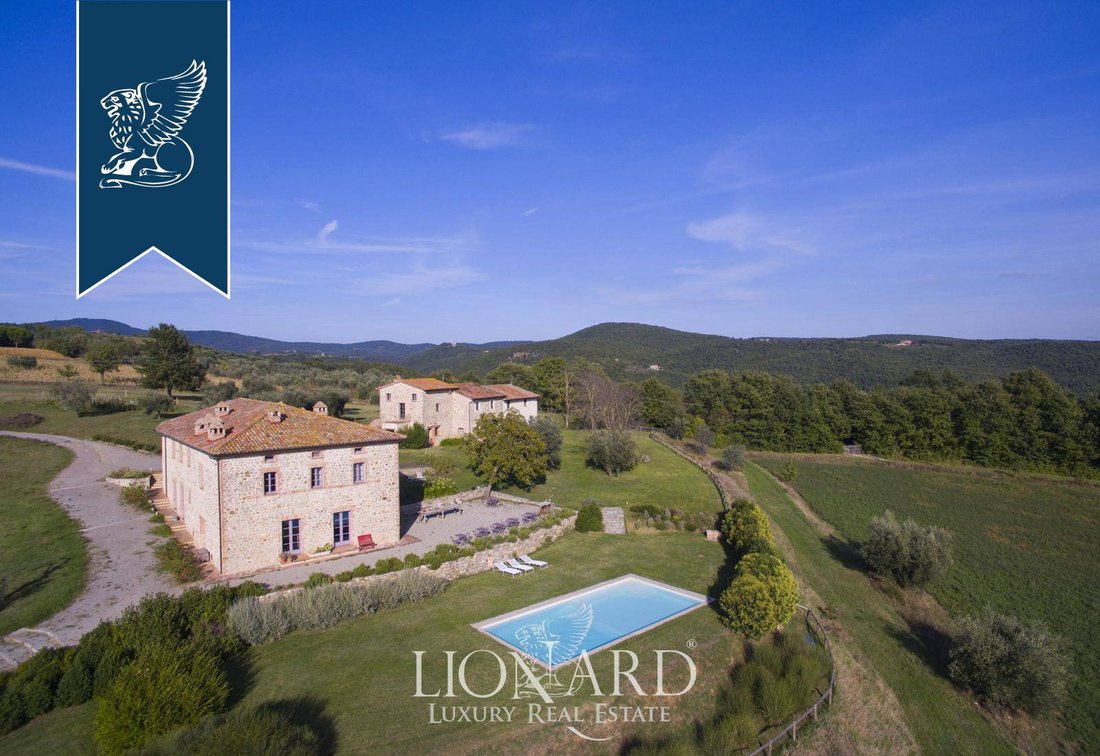 Villa in Montegabbione, Umbria, Italy 3 - 12080848