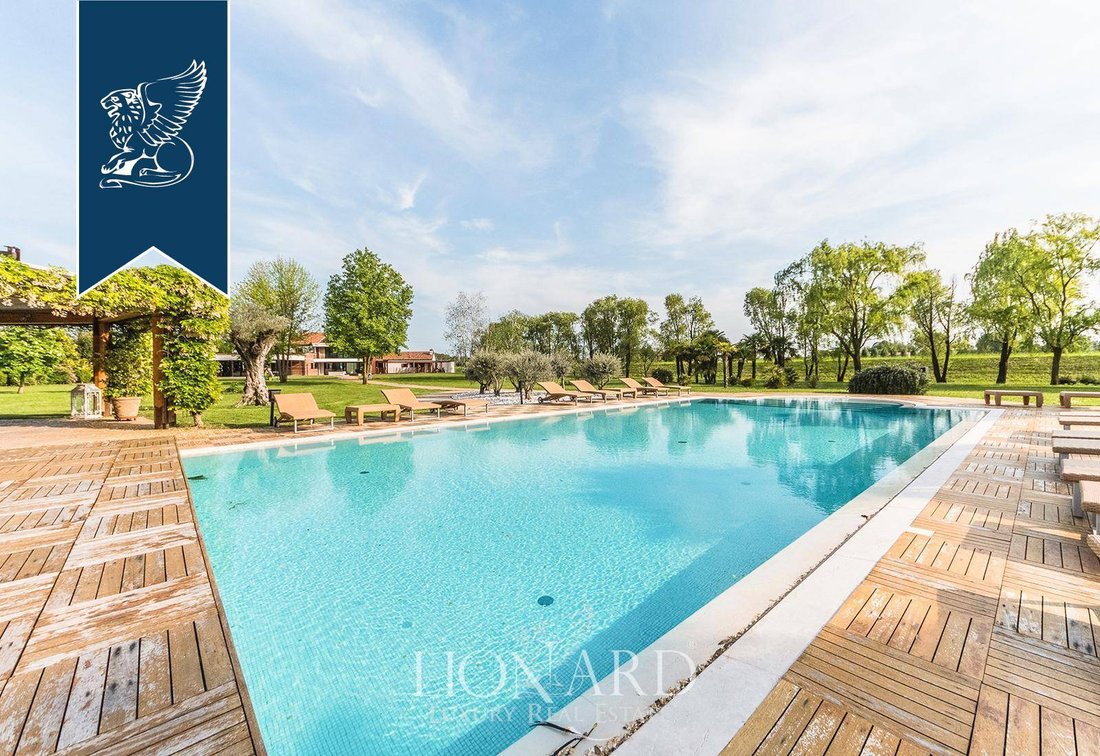 Villa in Meolo, Veneto, Italy 2 - 12524495