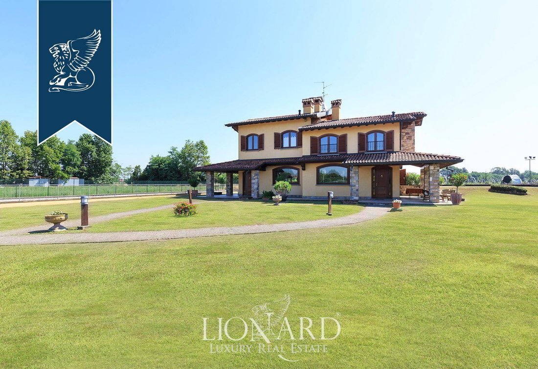 Villa in Spirano, Lombardy, Italy 1 - 10918583