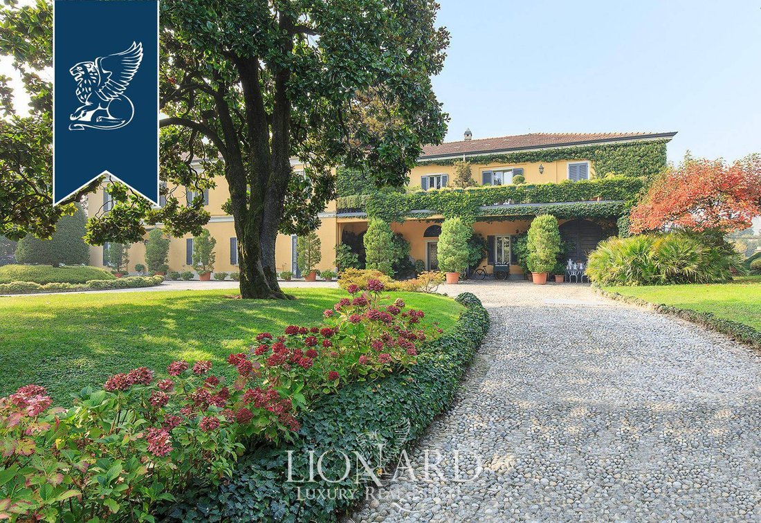 Villa in Robbiate, Lombardy, Italy 2 - 10919056