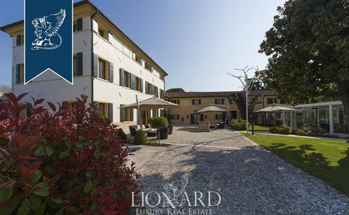 Villa in Ponzano, Veneto, Italy 1