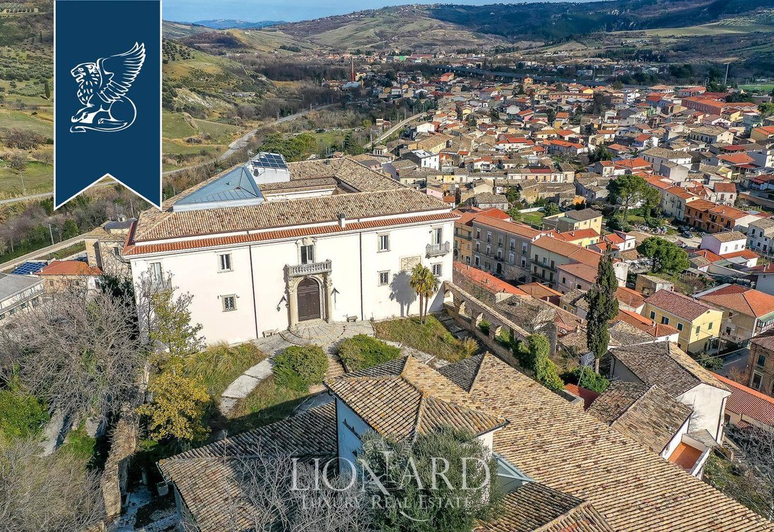 La Dimora dei Sogni: A Timeless Villa Crowned by Abruzzo’s Emerald Hills