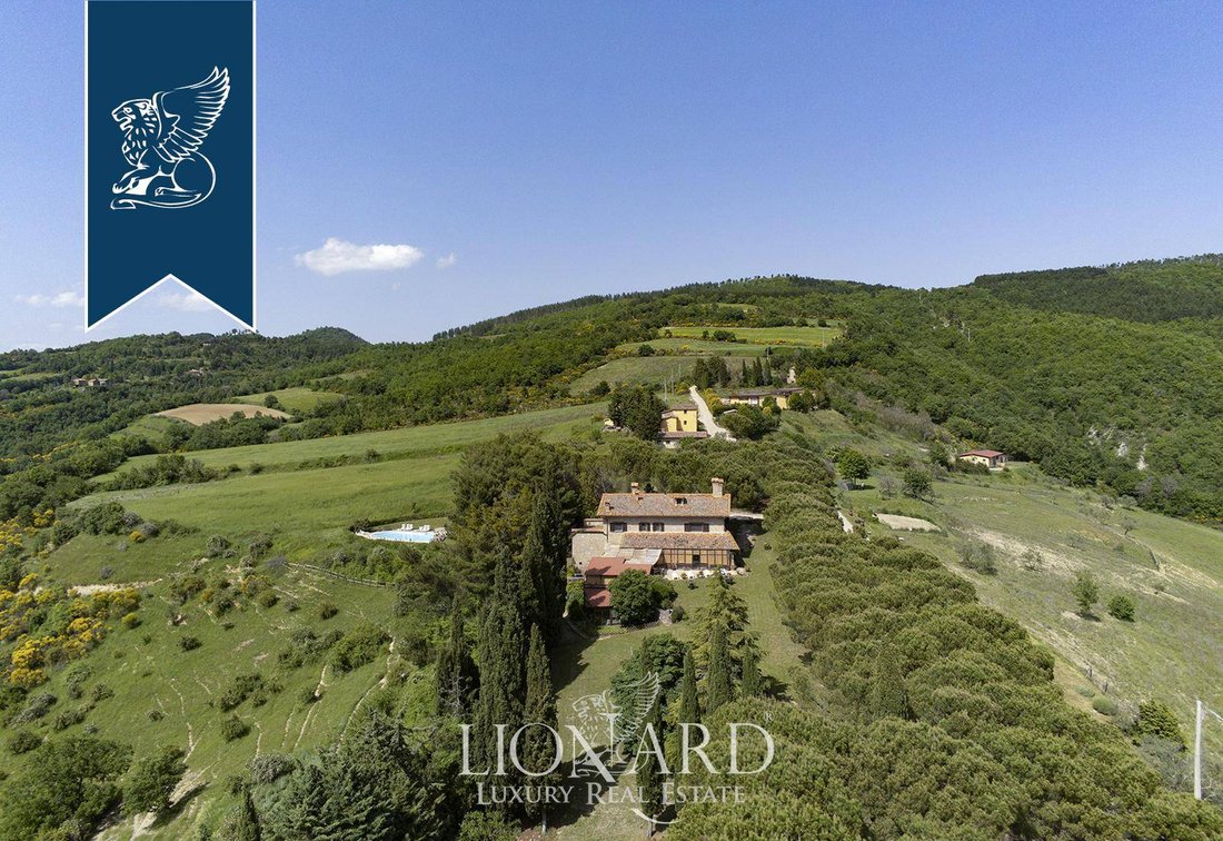 Villa in Monte Santa Maria Tiberina, Umbria, Italy 2 - 10918324