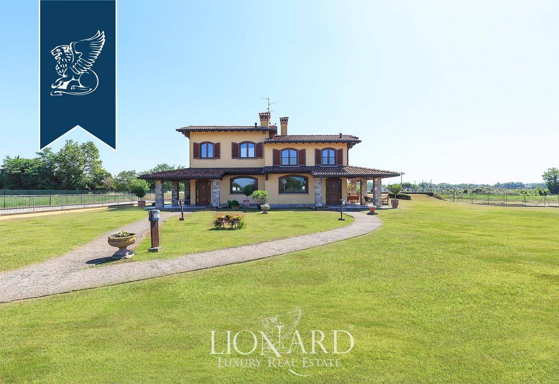 Villa in Spirano, Lombardy, Italy 2 - 10918583