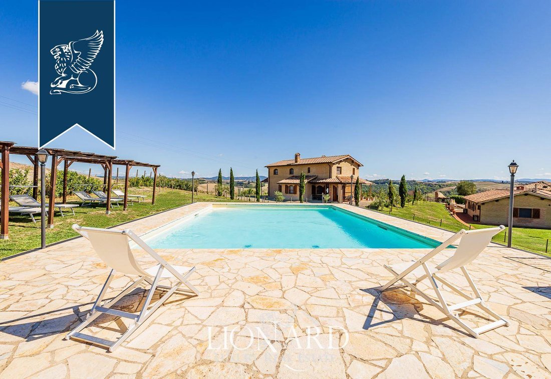 Villa in Montalcino, Tuscany, Italy 3 - 12364141