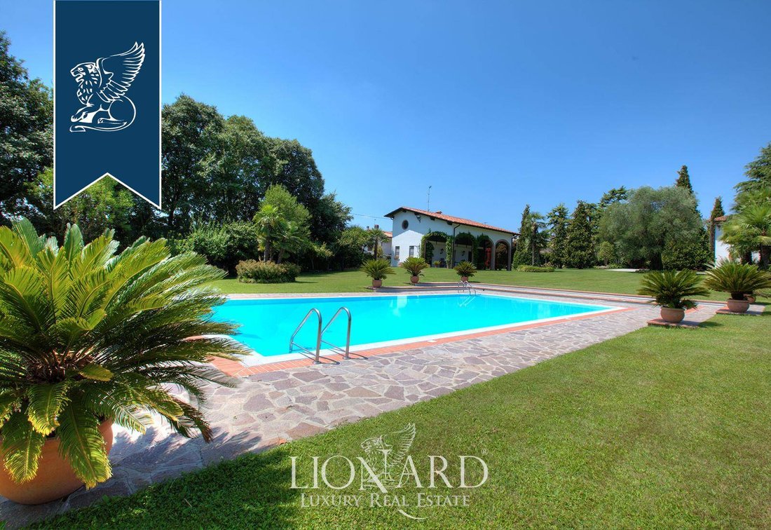 Villa in Volta Mantovana, Lombardy, Italy 2 - 10918604
