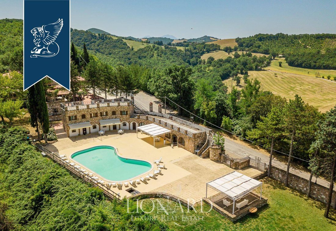 Villa in Fermignano, Marche, Italy 1 - 12206326