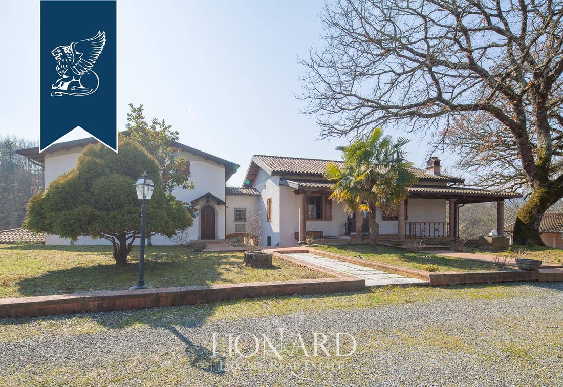 Villa in Fivizzano, Tuscany, Italy 3 - 11542611