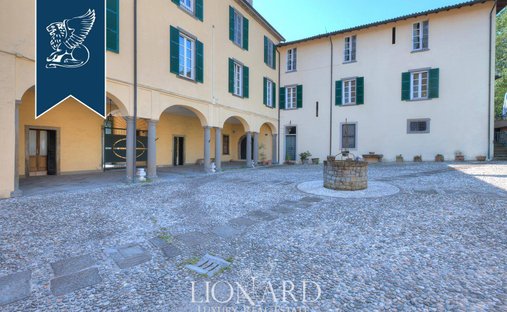 Villa in Paratico, Lombardy, Italy 1