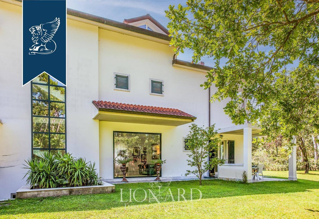 Villa in Ronchi, Massa, Italy 4 - 11865816