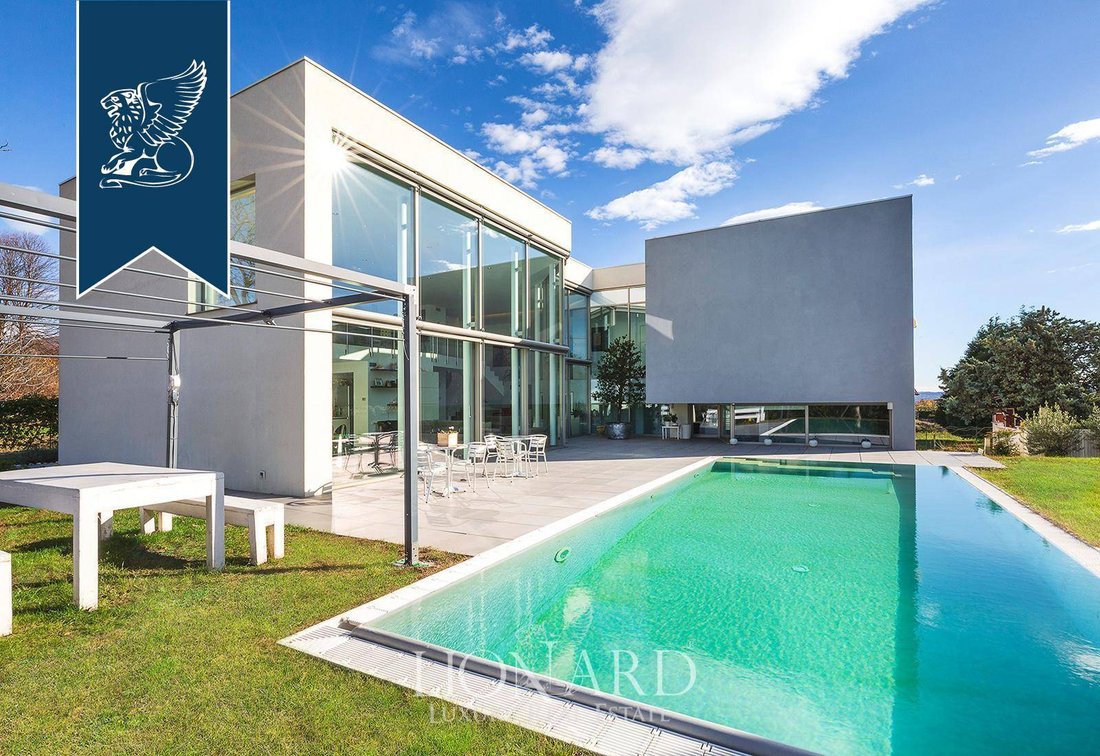 Villa in Besozzo, Lombardy, Italy 5 - 12649092