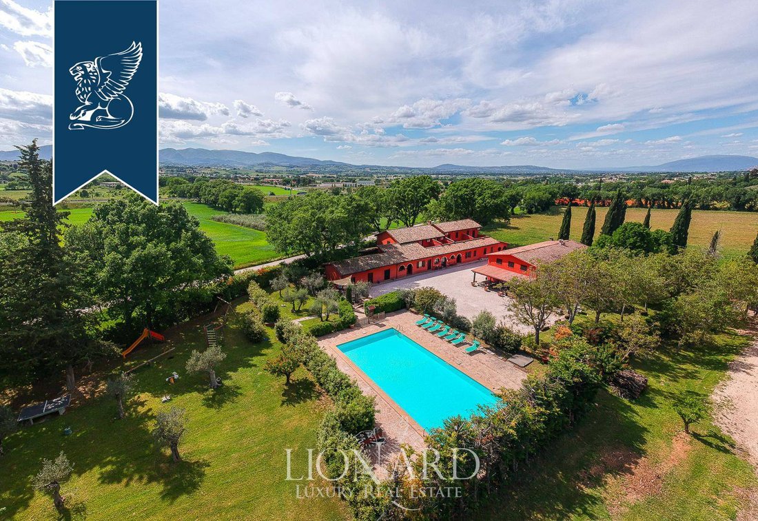 Villa in Spoleto, Umbria, Italy 2 - 11559354