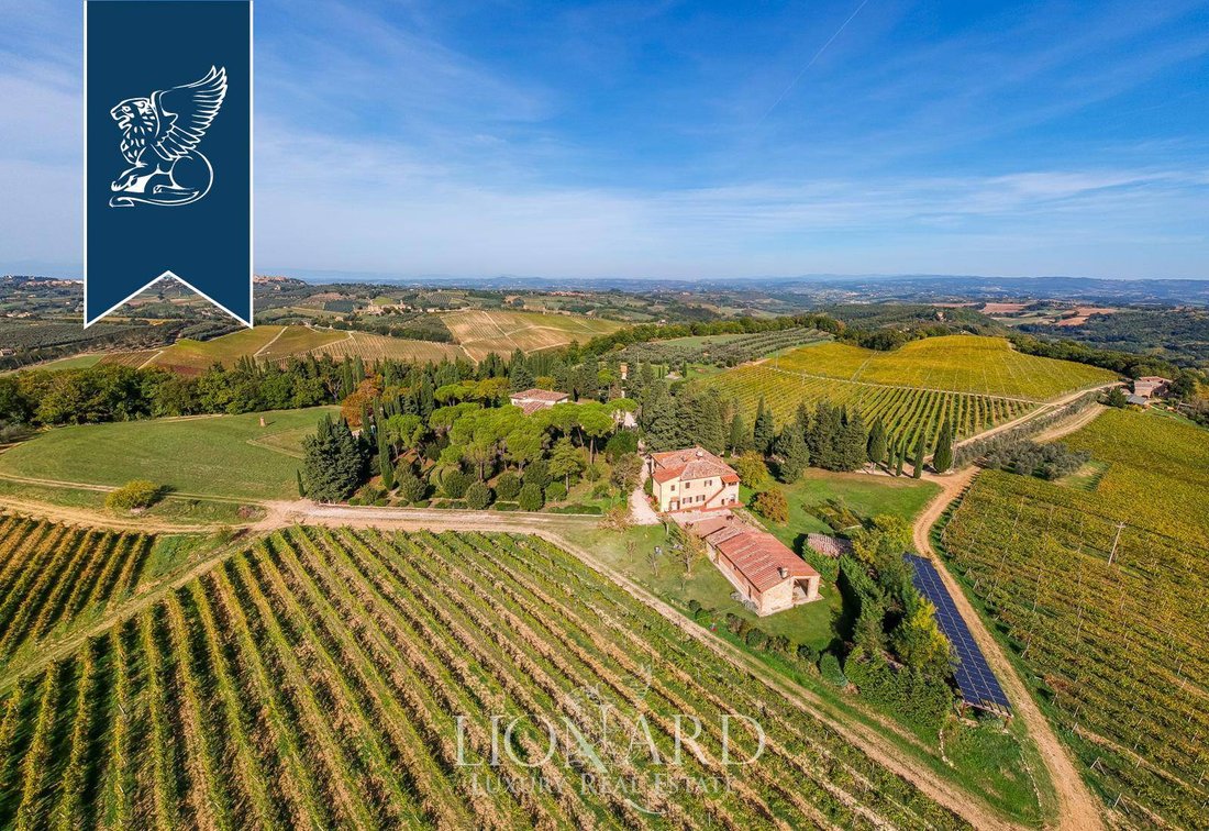 Villa in San Gimignano, Tuscany, Italy 4 - 12739844