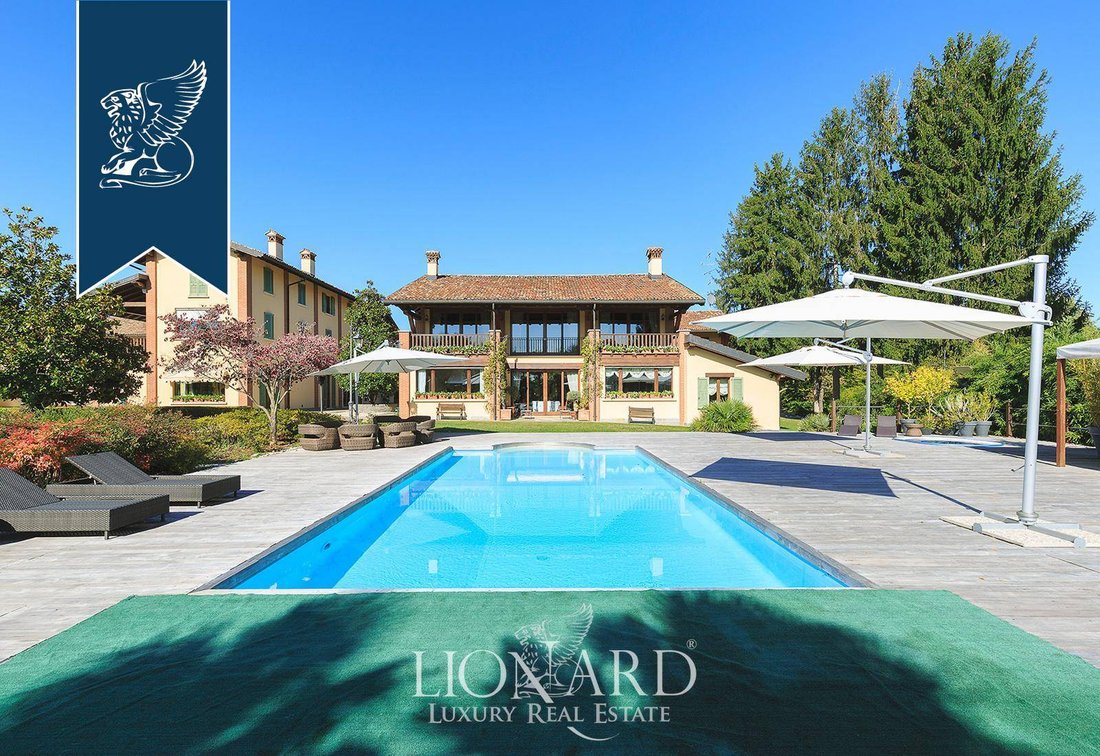 Villa in Tradate, Lombardy, Italy 5 - 10919350