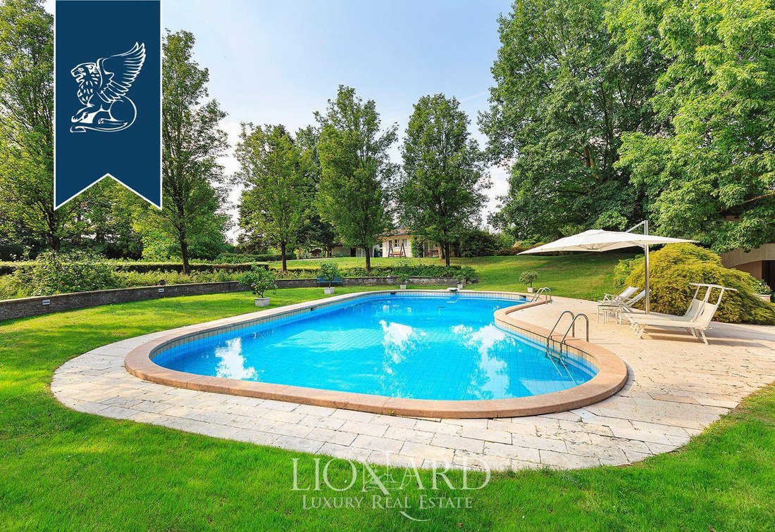 Villa in Casatenovo, Lombardy, Italy 4 - 12364069
