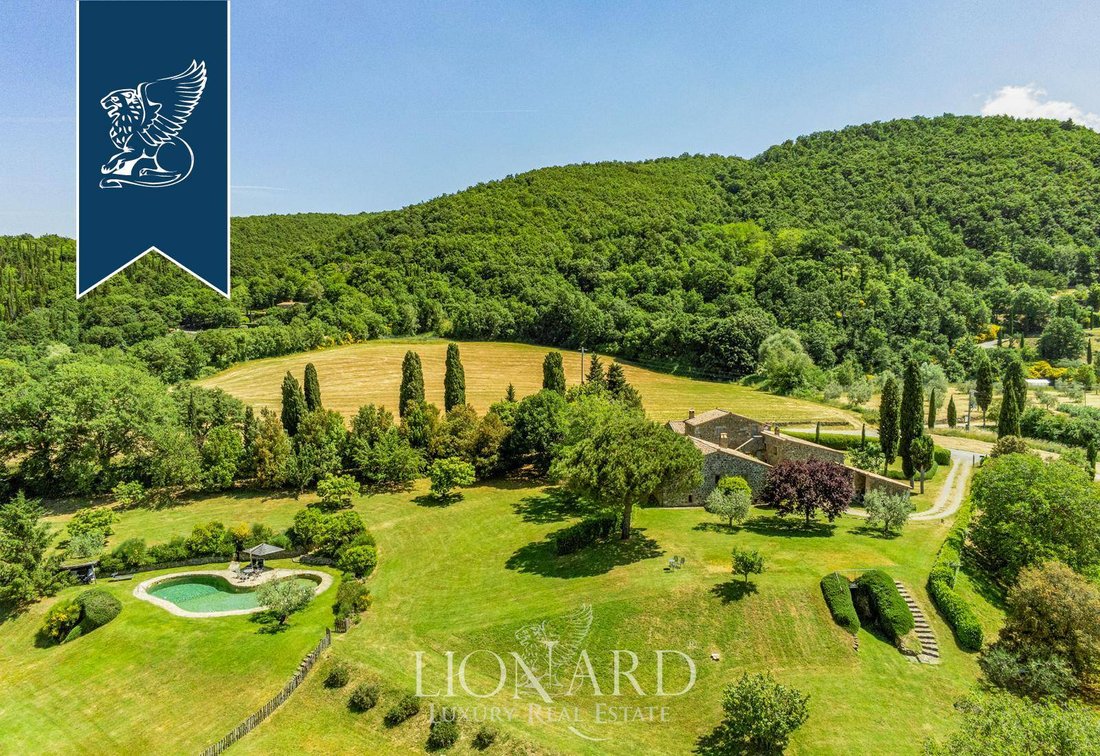 Villa in Sarteano, Tuscany, Italy 2 - 11599024