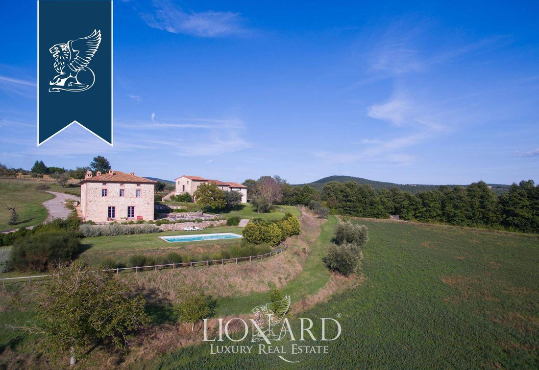 Villa in Montegabbione, Umbria, Italy 4 - 12080848