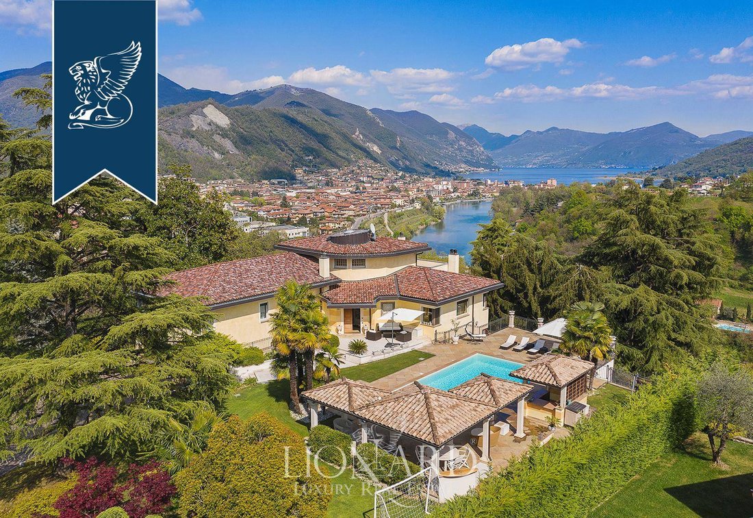 Villa in Villongo, Lombardy, Italy 2 - 11452379