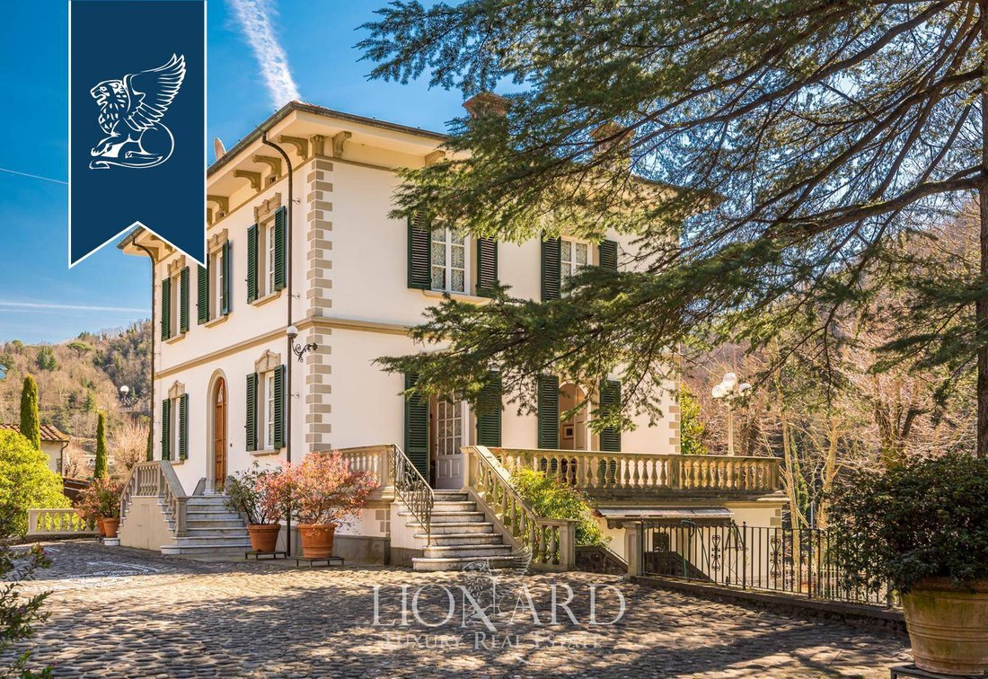 Villa in Bagni di Lucca, Tuscany, Italy 2 - 12919045