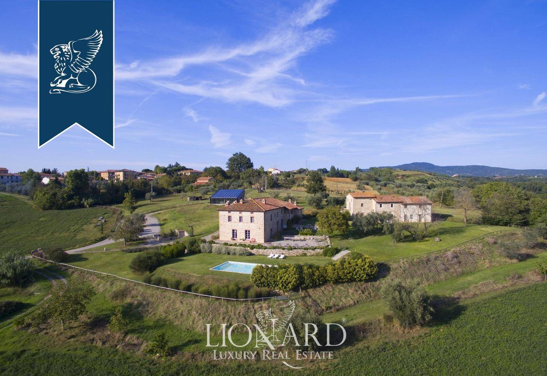 Villa in Montegabbione, Umbria, Italy 2 - 12080848