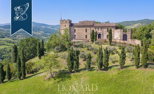 Castle in Gropparello, Emilia-Romagna, Italy 1