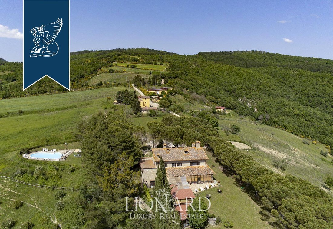 Villa in Monte Santa Maria Tiberina, Umbria, Italy 1 - 10918324