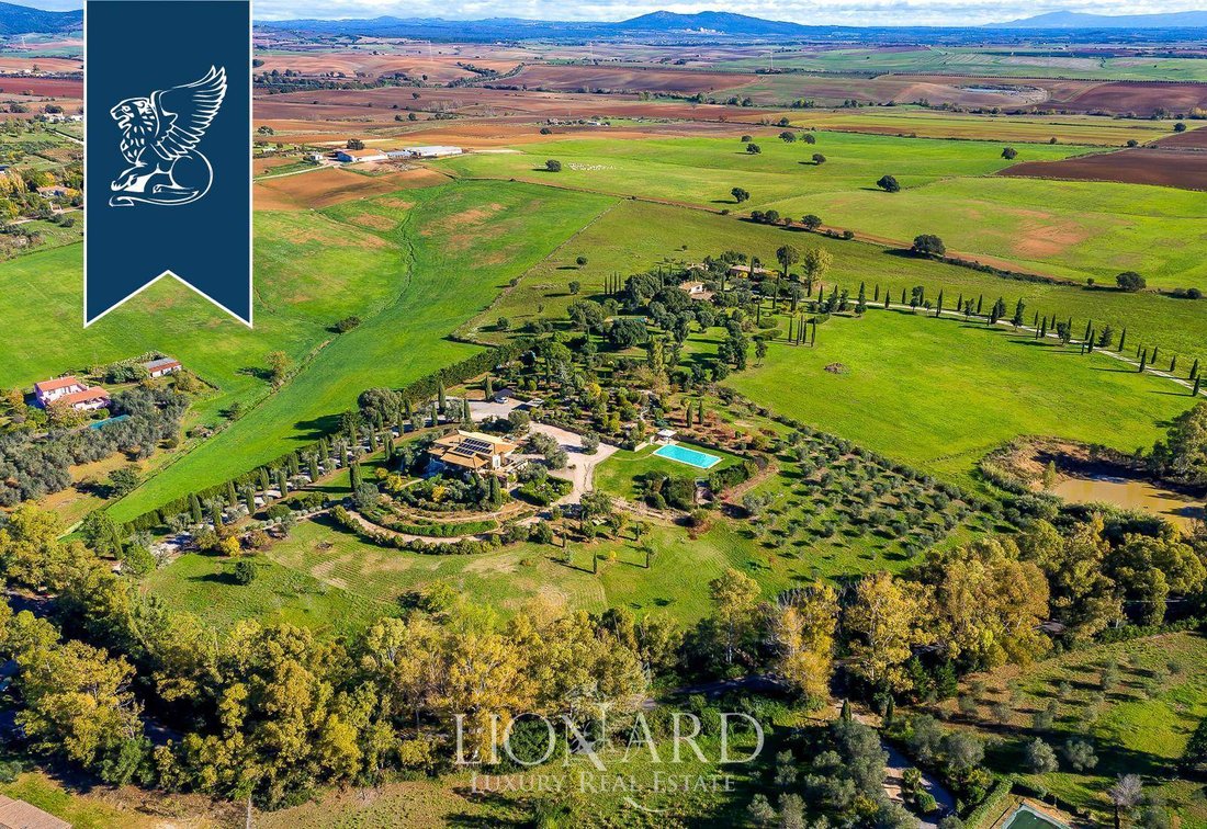 Villa in Montalto di Castro, Lazio, Italy 1 - 12673152