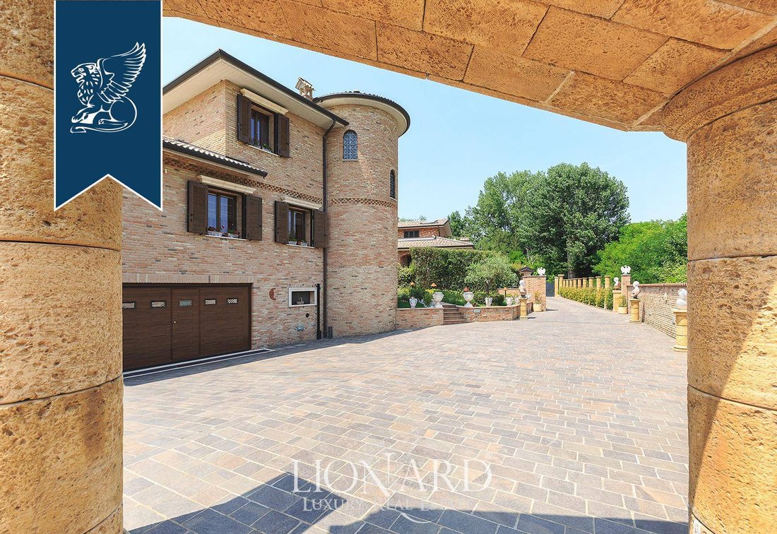Villa in Giussago, Lombardy, Italy 3 - 11127377